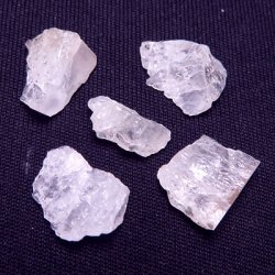 画像1: ロシアンフェナカイト 原石（ミニ 0.3 〜 0.5g）