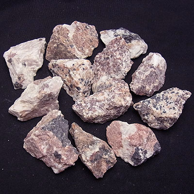 ウェルネライト　原石（特々大）