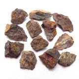 画像: サハラNWA869隕石（コンドライト） 原石（中）