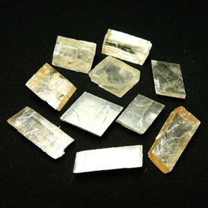 画像: ゴールデン オプティカルカルサイト（ハニーカルサイト） 原石（中）