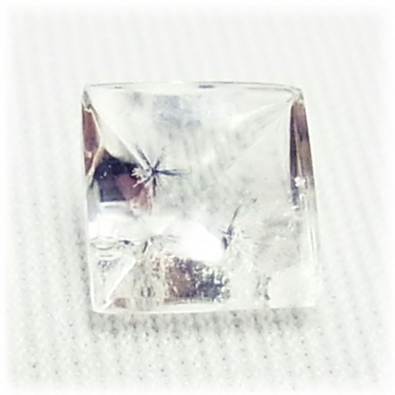 画像: 星入り水晶（ホランド鉱入り水晶）　スクエアカット（1.20ct）