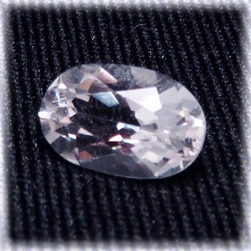 画像: ダンビュライト オーバル カット ルース（1.15ct）