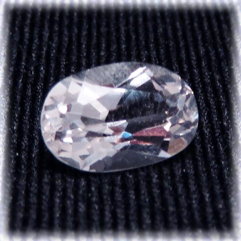 画像: ダンビュライト オーバル カット ルース（1.15ct）