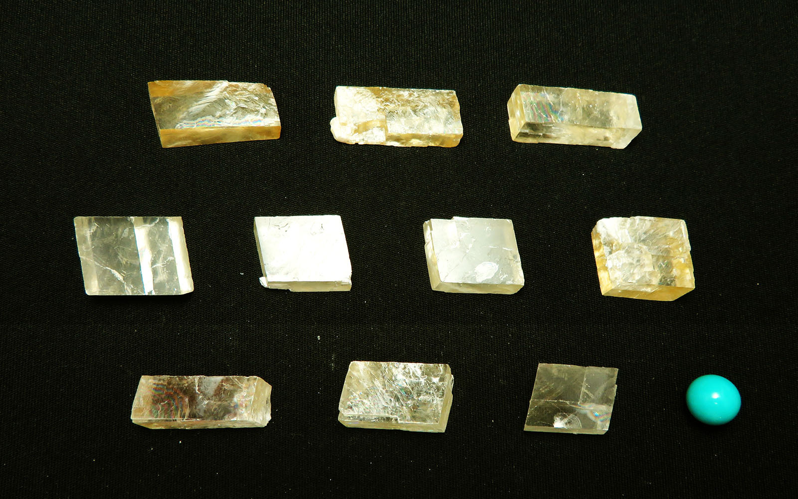 画像: ゴールデン オプティカルカルサイト（ハニーカルサイト） 原石（中）