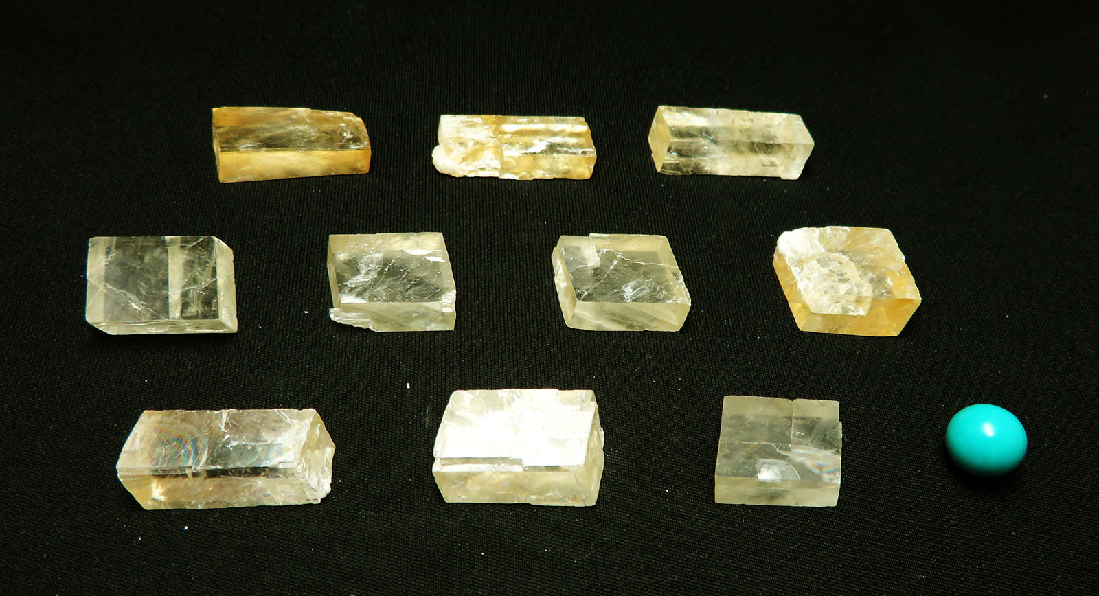 画像: ゴールデン オプティカルカルサイト（ハニーカルサイト） 原石（中）